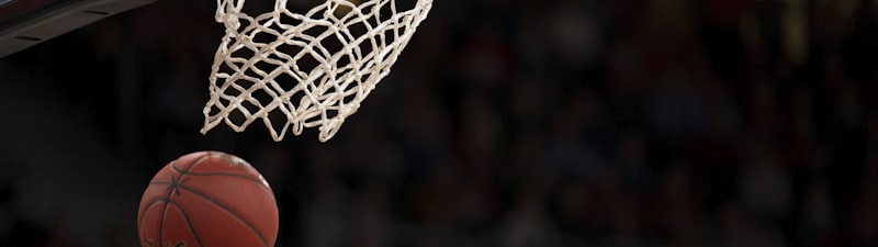 NBA篮球赛事直播 - 洛杉矶湖人队 vs 金州勇士队 激烈比赛现场画面